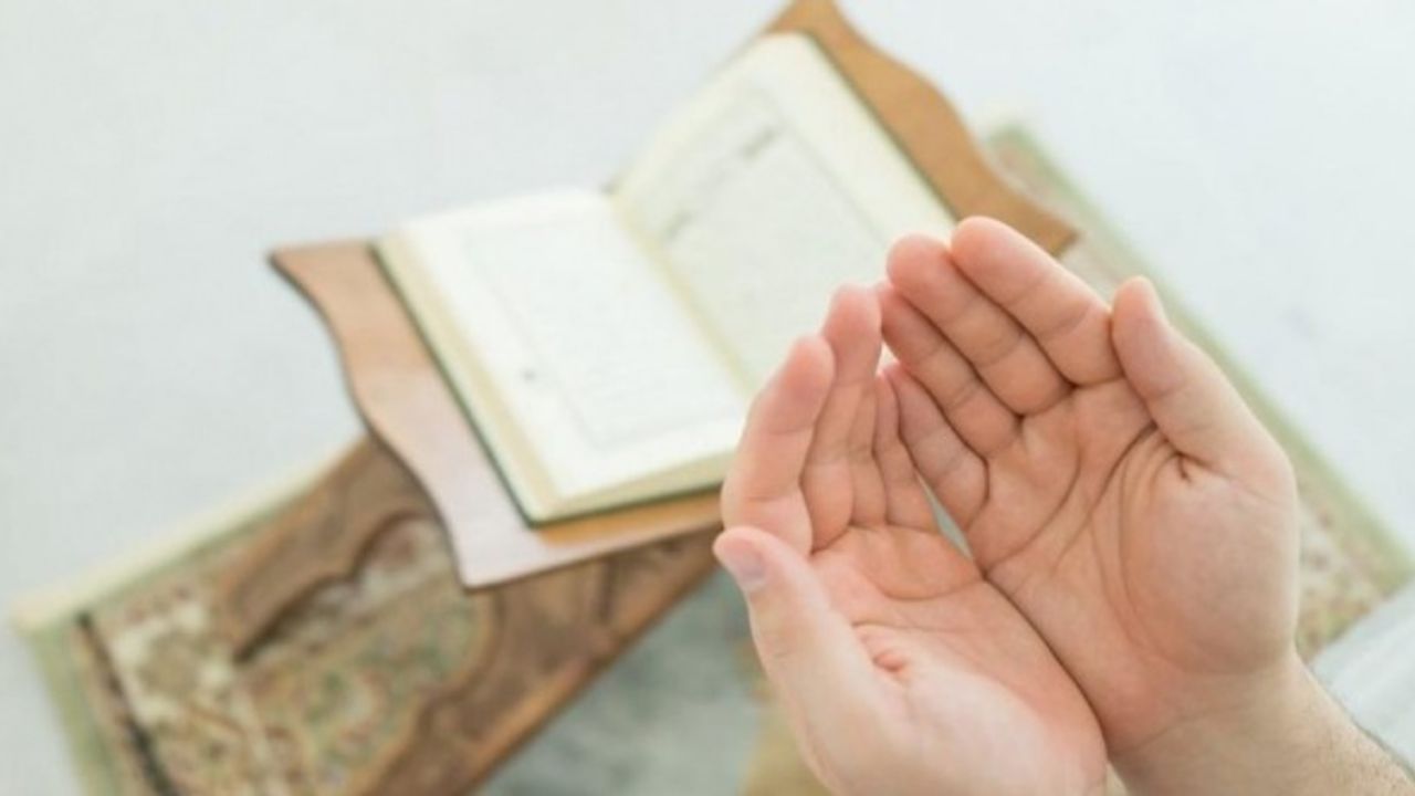 Allahümme İnneke Afüvvün Duası Oku (Peygamber Efendimizin Kadir Gecesi Duası)