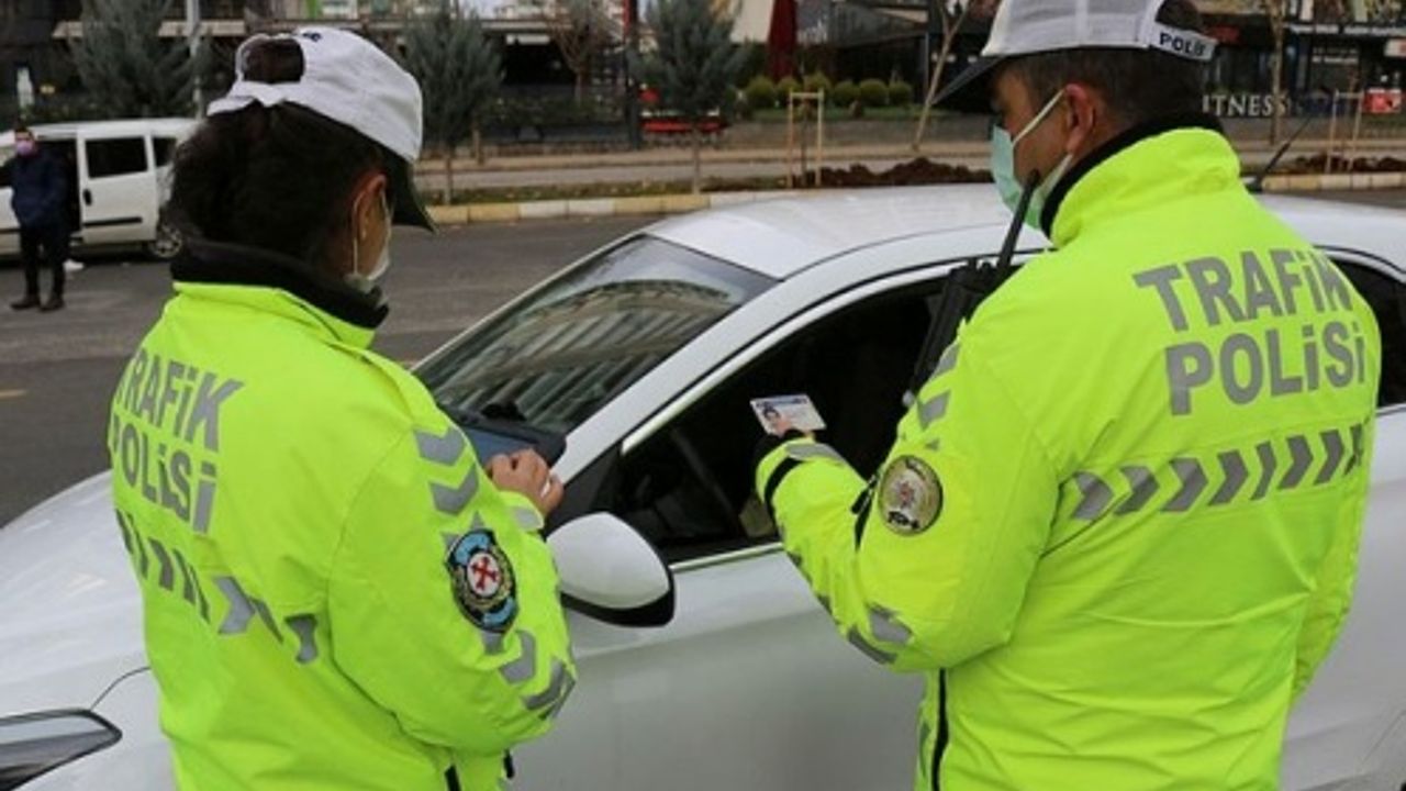 Seyahat yasağı geldi mi? İller arası seyahat yasağı var mı? Özel araçla seyahat yasak mı?