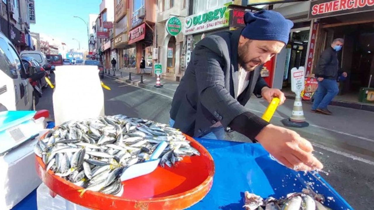 Vatandaş: “20 liraya hamburger yiyorlar balık yemiyorlar”