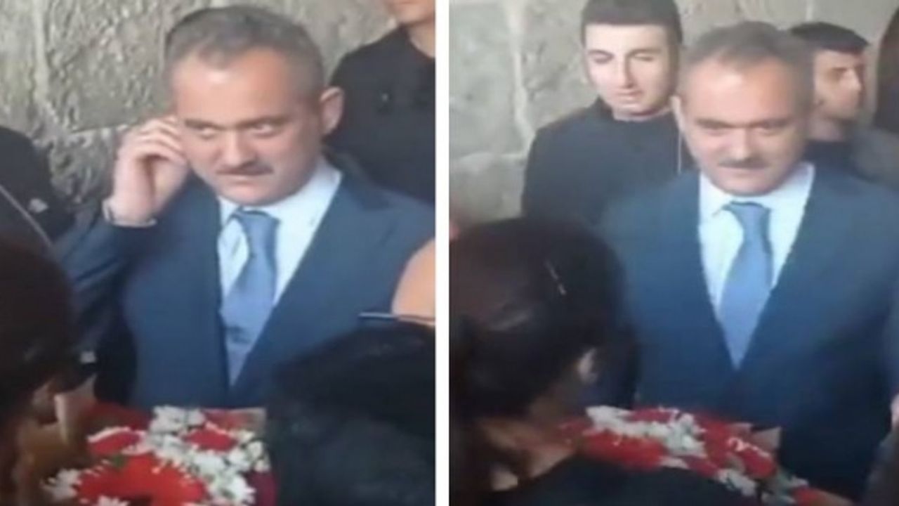 Bakan Mahmut Özer, Öğretmenden Çiçek Almama Konusunda İlk kez Konuştu.