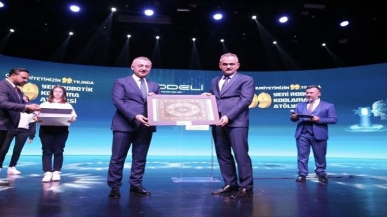 Bakan Özer istedi, Tahir Hoca yapıyor