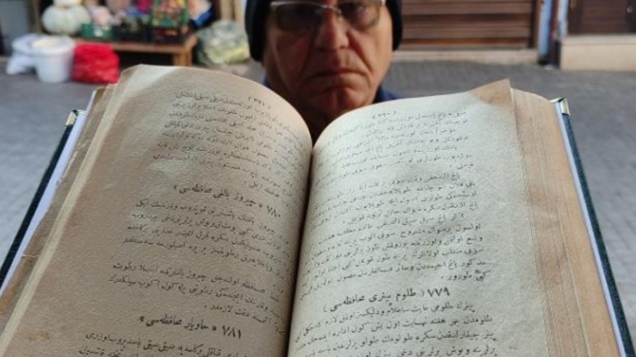 Bu kitapta 300 yıl önceki yemek tarifleri yazıyor