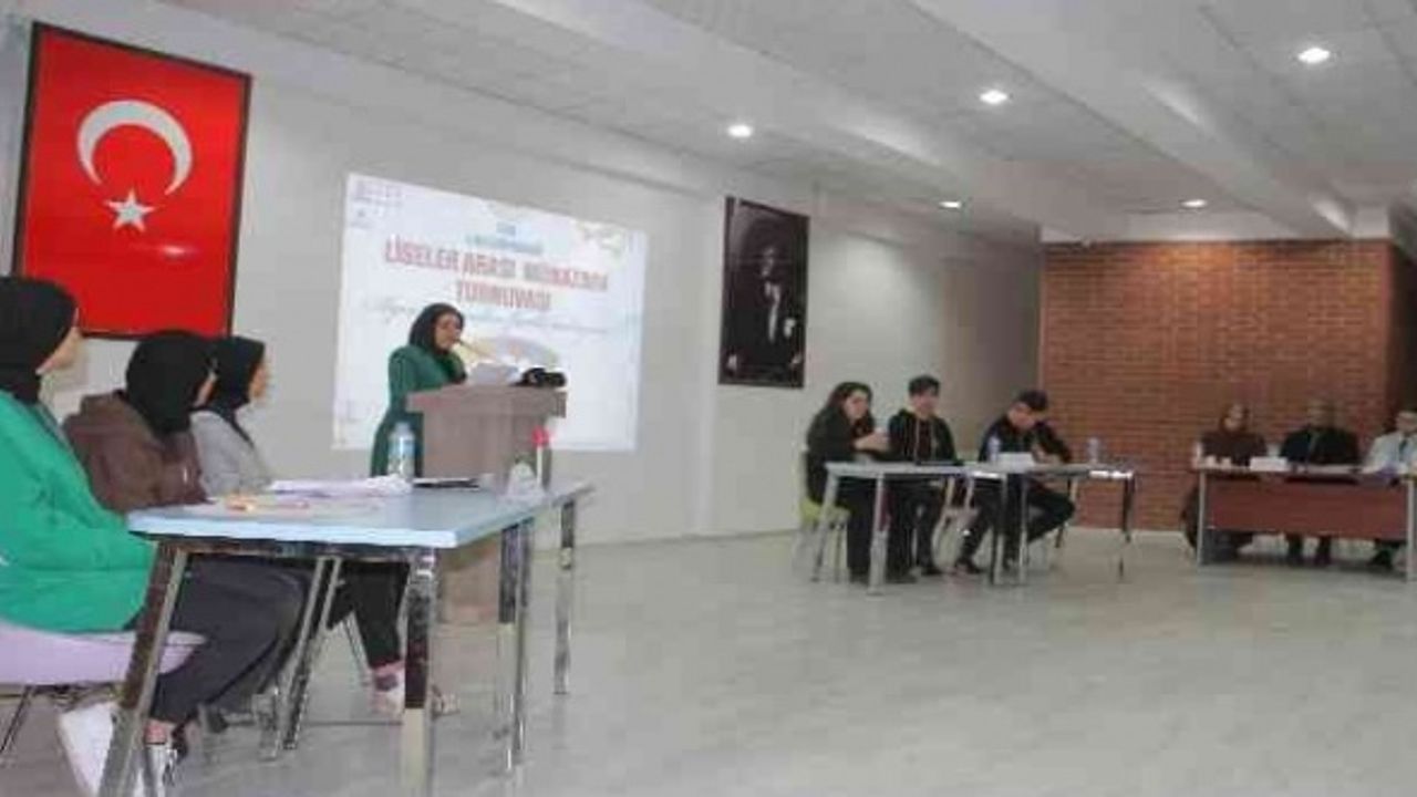 Elazığ’da 33 lisenin katılımıyla ‘Münazara’ turnuvasında start verildi
