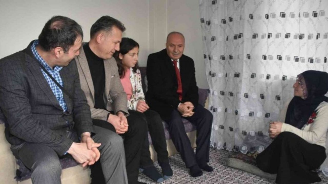 Bitlis’te ikna edilen bin 41 öğrenci okula kazandırıldı