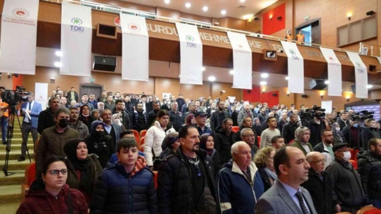 Burdur’da TOKİ kuraları çekildi, bin 116 konutun hak sahipleri belli oldu