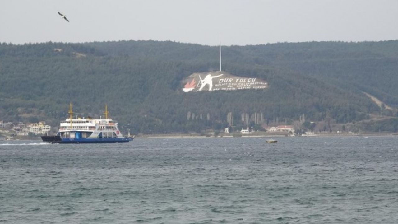 Bozcaada ve Gökçeada’ya fırtına nedeniyle tüm feribot seferleri iptal edildi