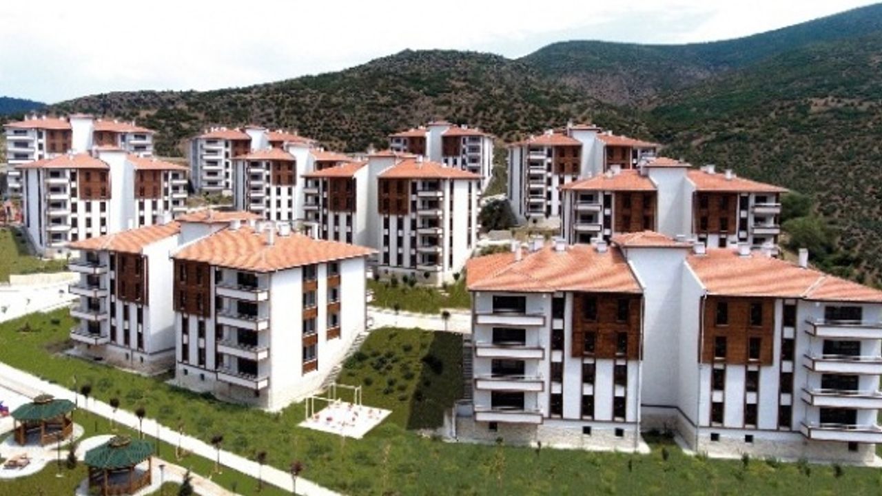Cumhuriyet tarihinin en büyük afet konut seferberliği başladı