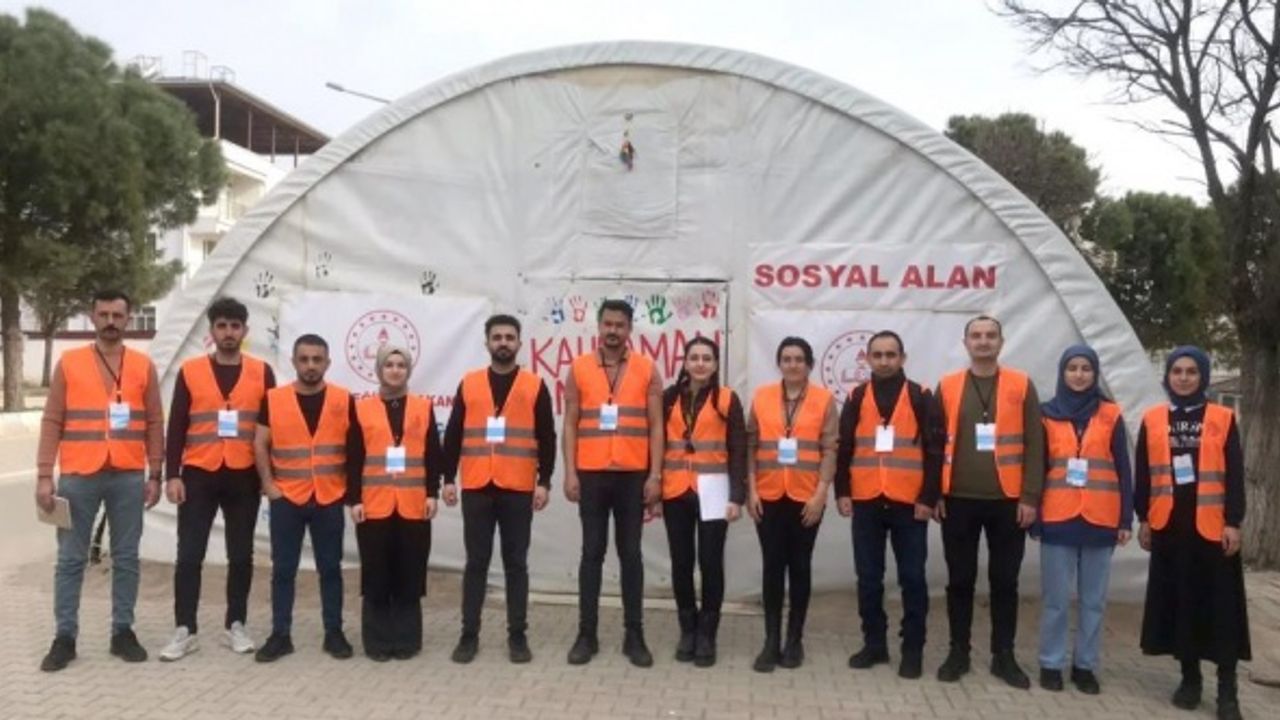Ardahan'dan deprem bölgesine gönüllü psikososyal destek ekibi gönderildi