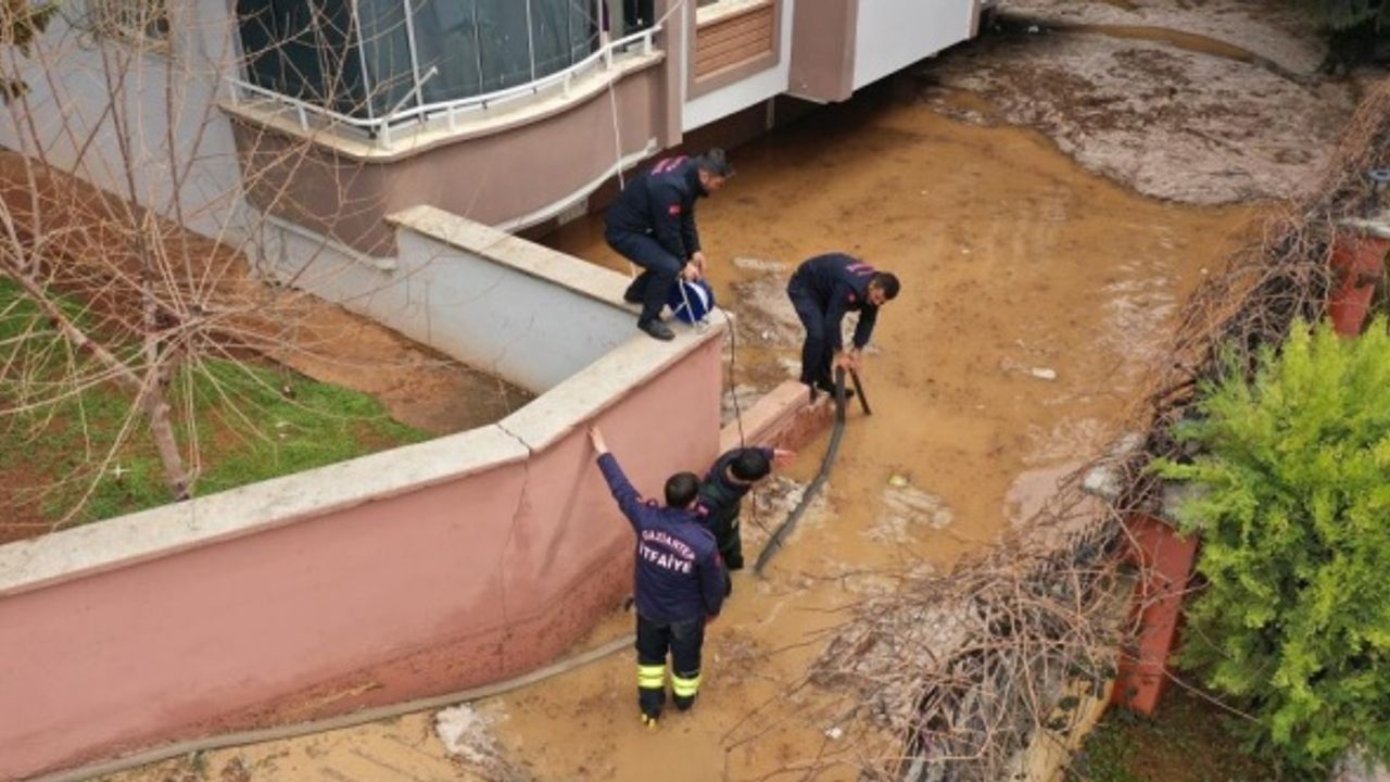 Bir yılda yağan yağmurun dörtte biri bir gecede yağdı