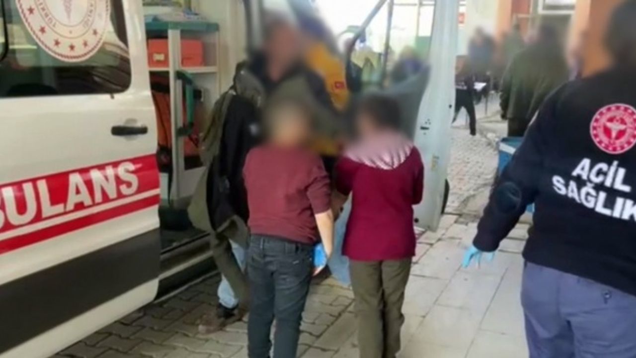 Hakkari'de gıda zehirlenmesi iddiasıyla çok sayıda öğrenci hastaneye kaldırıldı