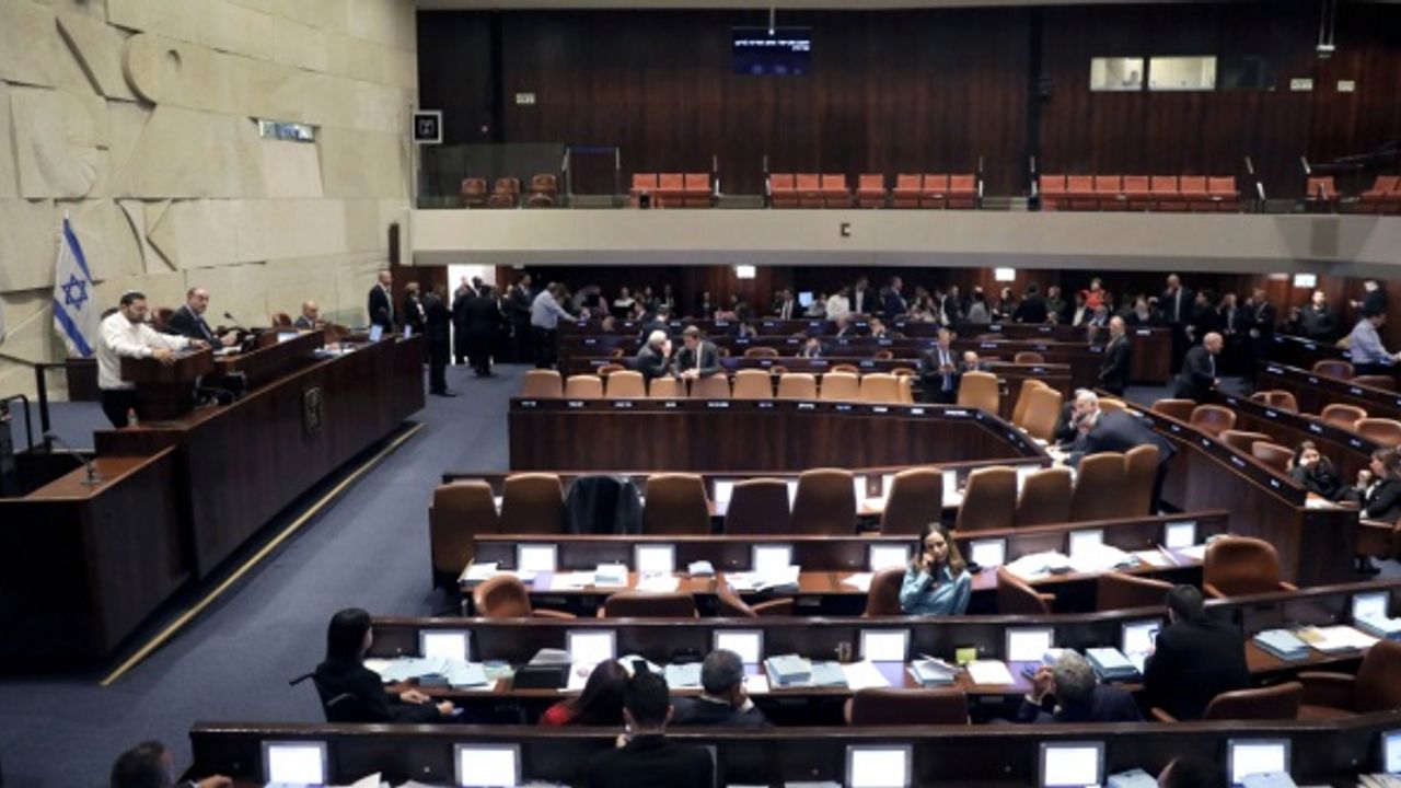 İsrail'i karıştıran yargı reformu ertelendi