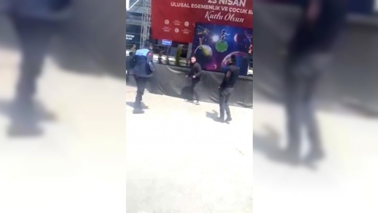 Maltepe Belediyesi çocuk etkinliğinde korkutan olay: Bıçaklı saldırgan bir anda sahneye çıktı