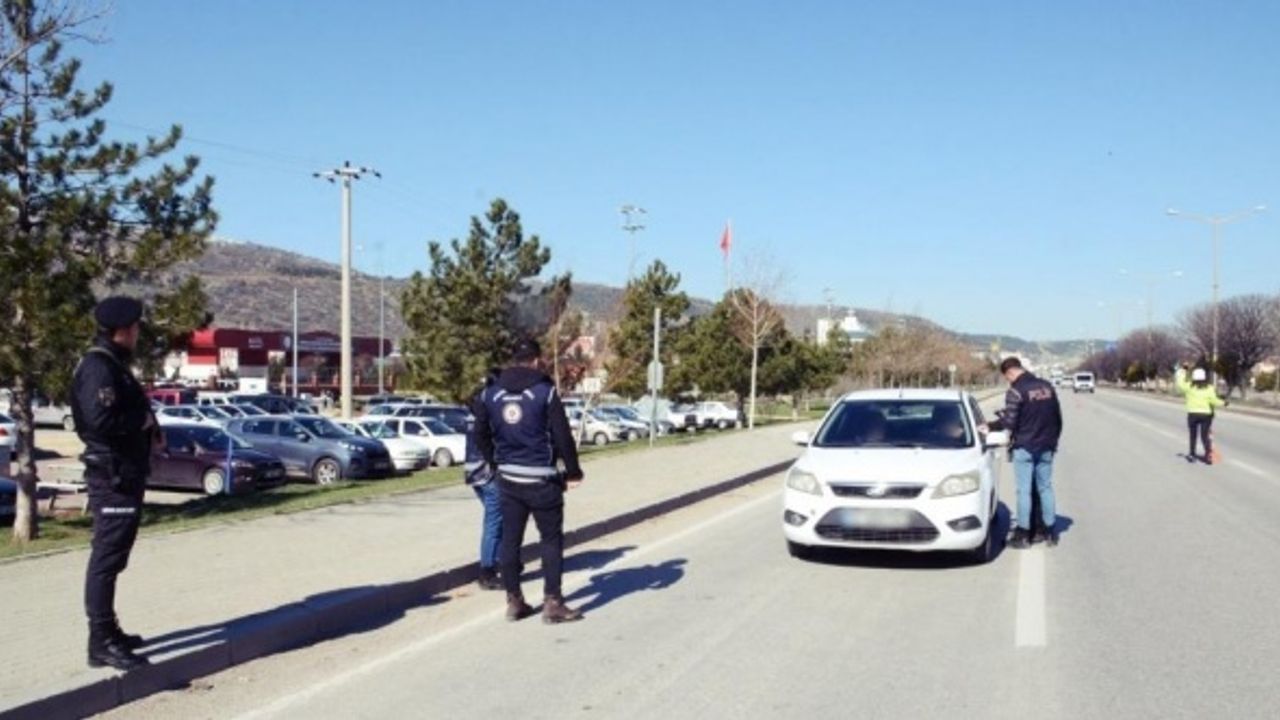 Polis bayramda da mesai mefhumu gözetmeden çalışıyor
