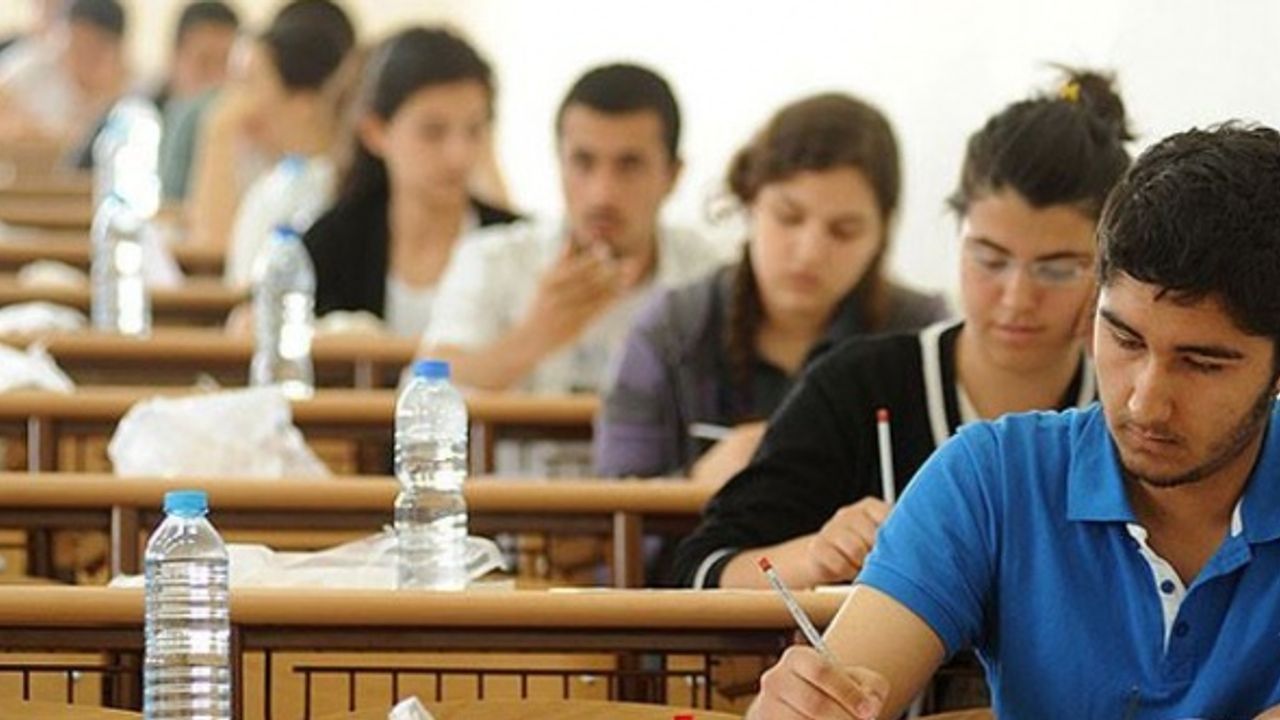 Üniversitelerde Yüz Yüze Eğitim Yarın Başlıyor Vizeler Online mi Yapılacak?