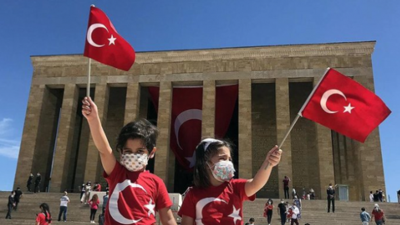 19 Mayıs Tatil mi Yarım Gün mü?