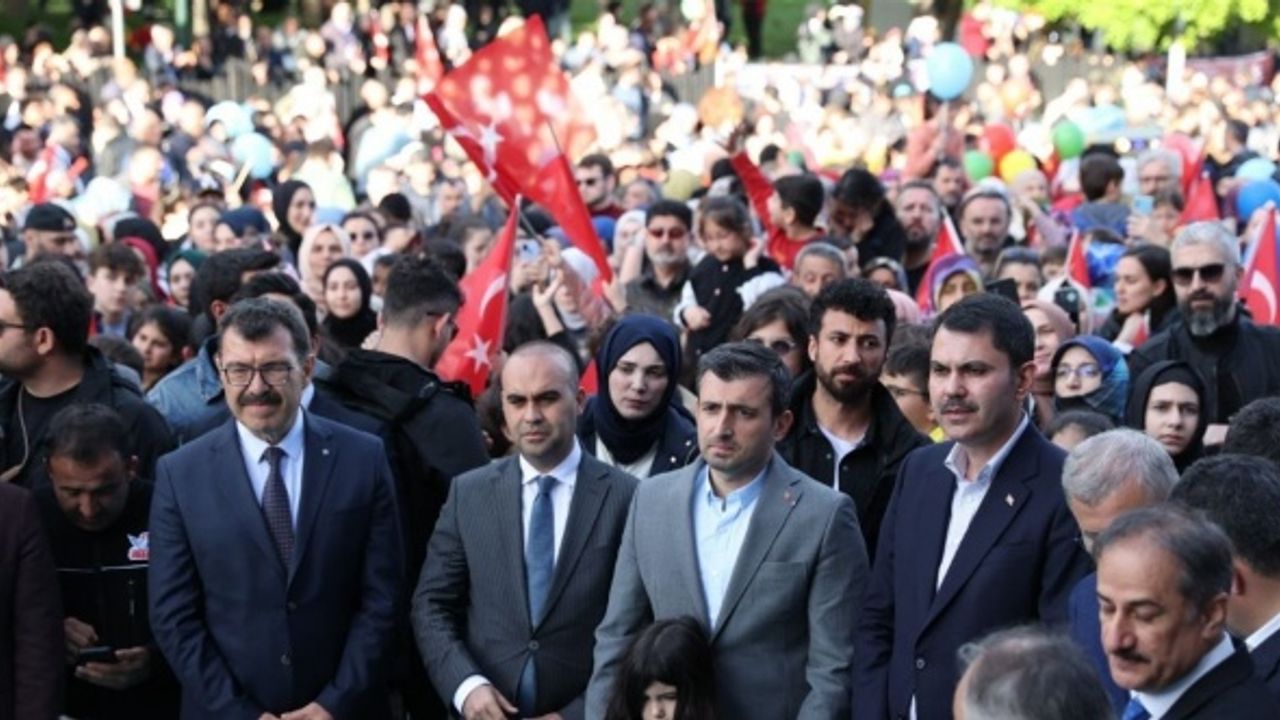 Bakan Kurum: "Gençlerimize aylık 10 GB ücretsiz internet vereceğiz’’