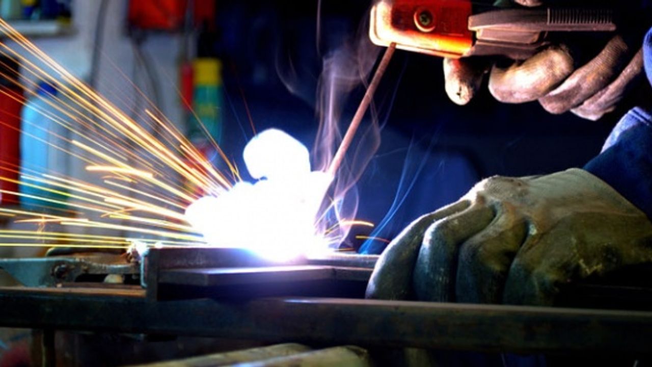 Sanayi üretimi yıllık yüzde 0,1 azaldı