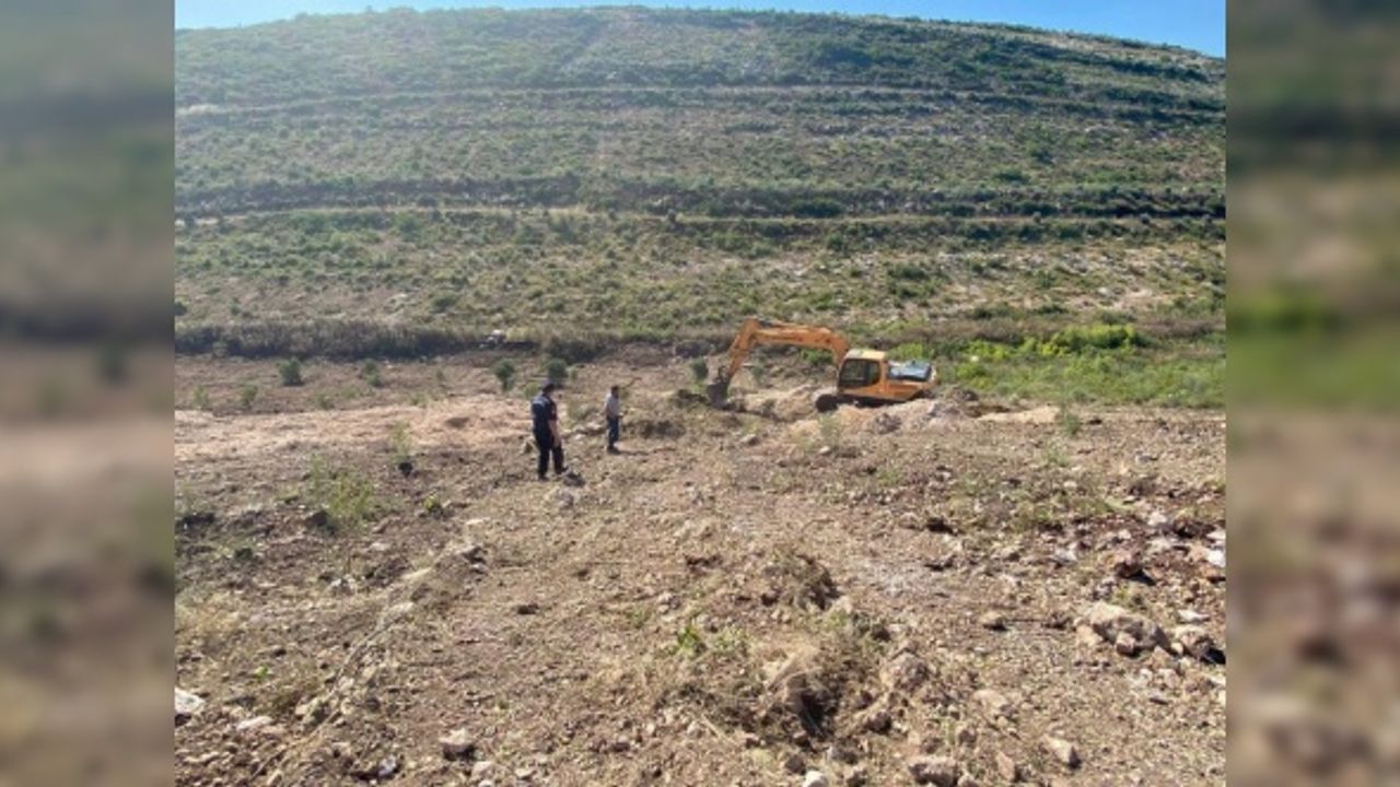 Hazine arazisinde yer açarken suçüstü yakalandılar
