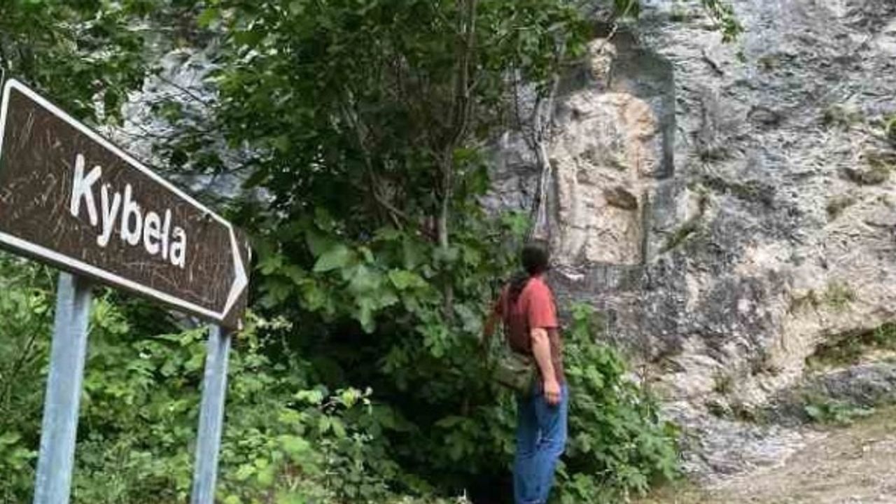 2 bin yıllık Kibele kabartmasını görmeye gelenler hüsranla karşılaşıyor