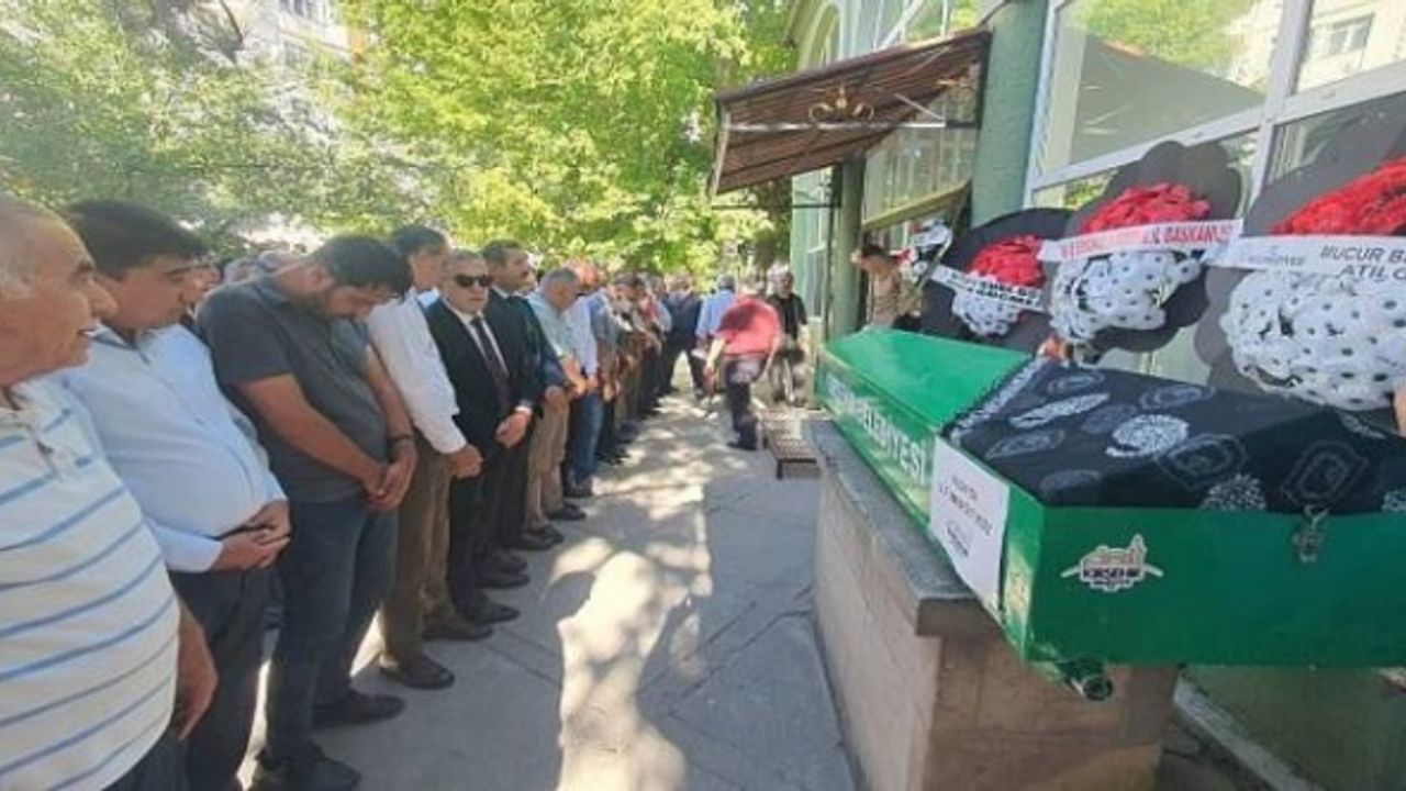 Genç öğretmenin ölüm haberi sevenlerini yasa boğdu