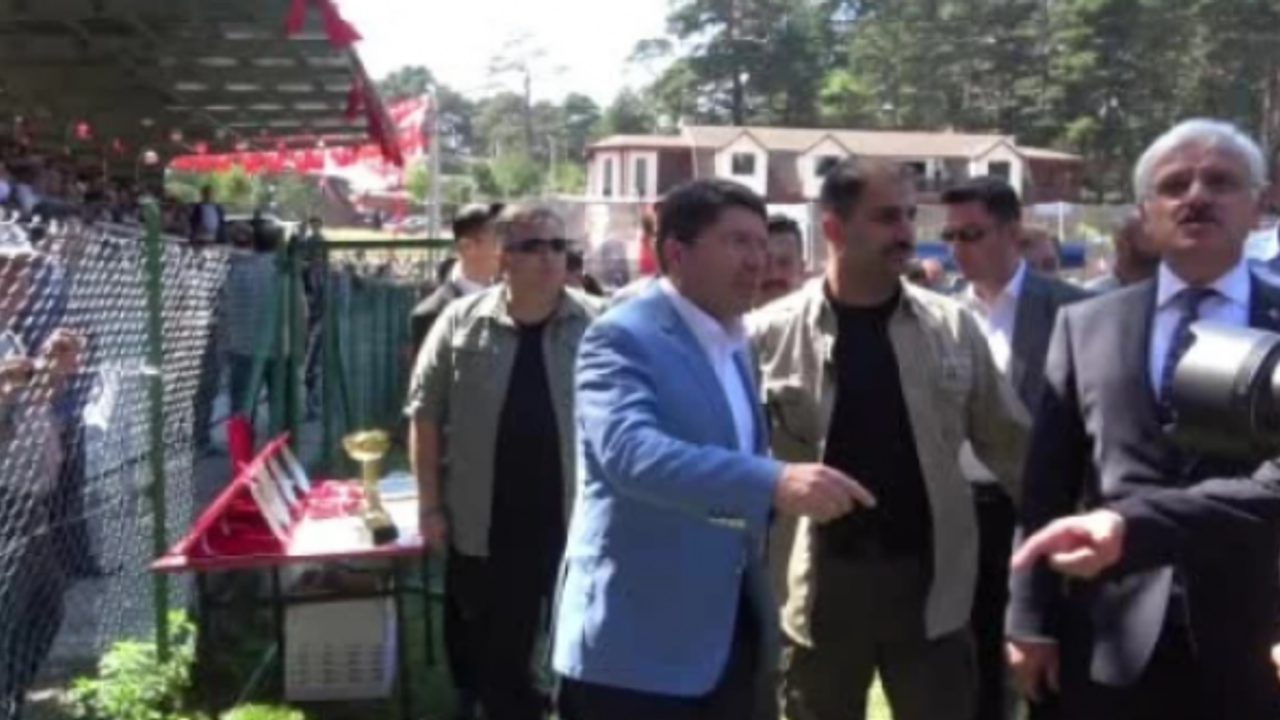 Adalet Bakanı Yılmaz Tunç, Gerede’de yağlı güreşleri izledi