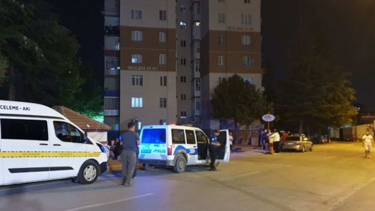 Kayseri’de 5. kattan düşen genç ağır yaralandı