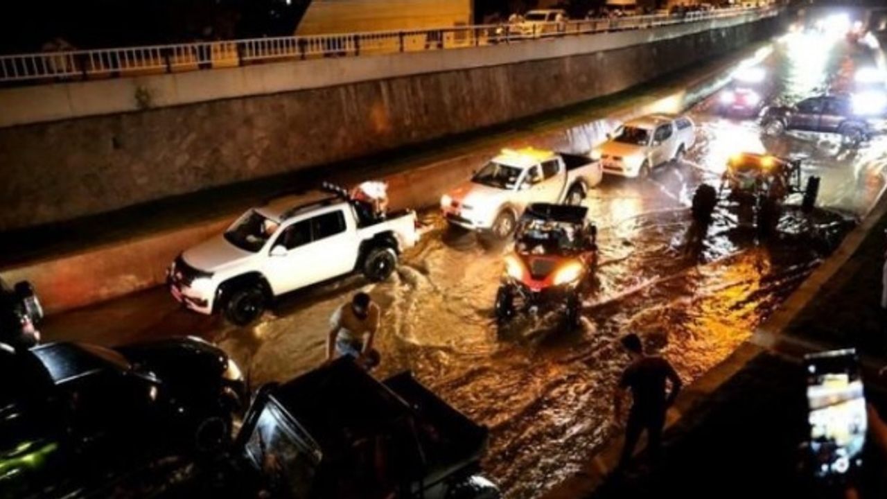 Off-road tutkunlarından nefes kesen gösteri
