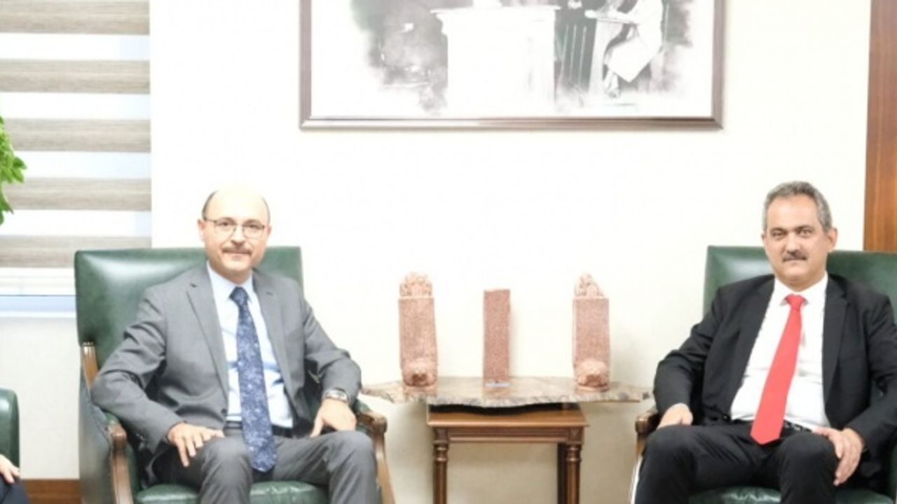 Öğretmenlik Meslek Kanununa Son Şekil Veriliyor! Mahmut Özer'den Türk-Eğitim Sen'e Ziyaret!