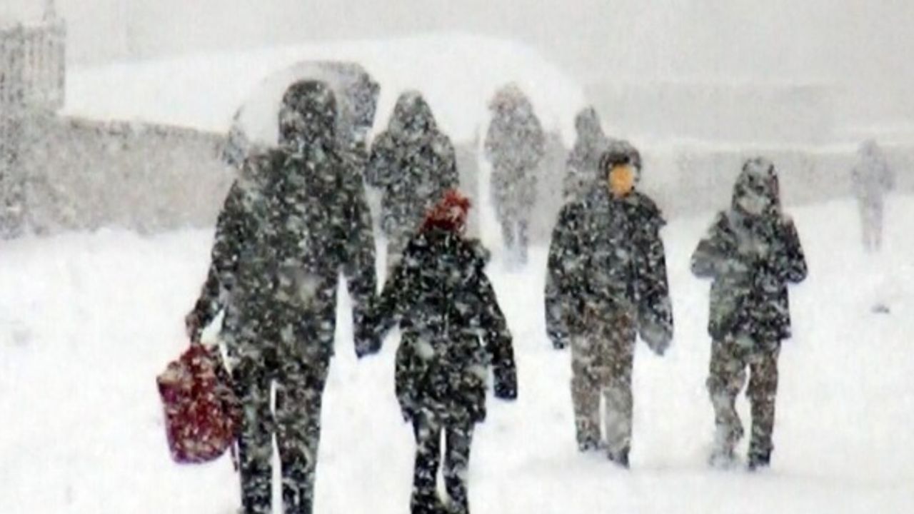 Meteoroloji açıkladı: Yarın tam 5 ilde kar yağışı bekleniyor! Okullar tatil edilecek mi?
