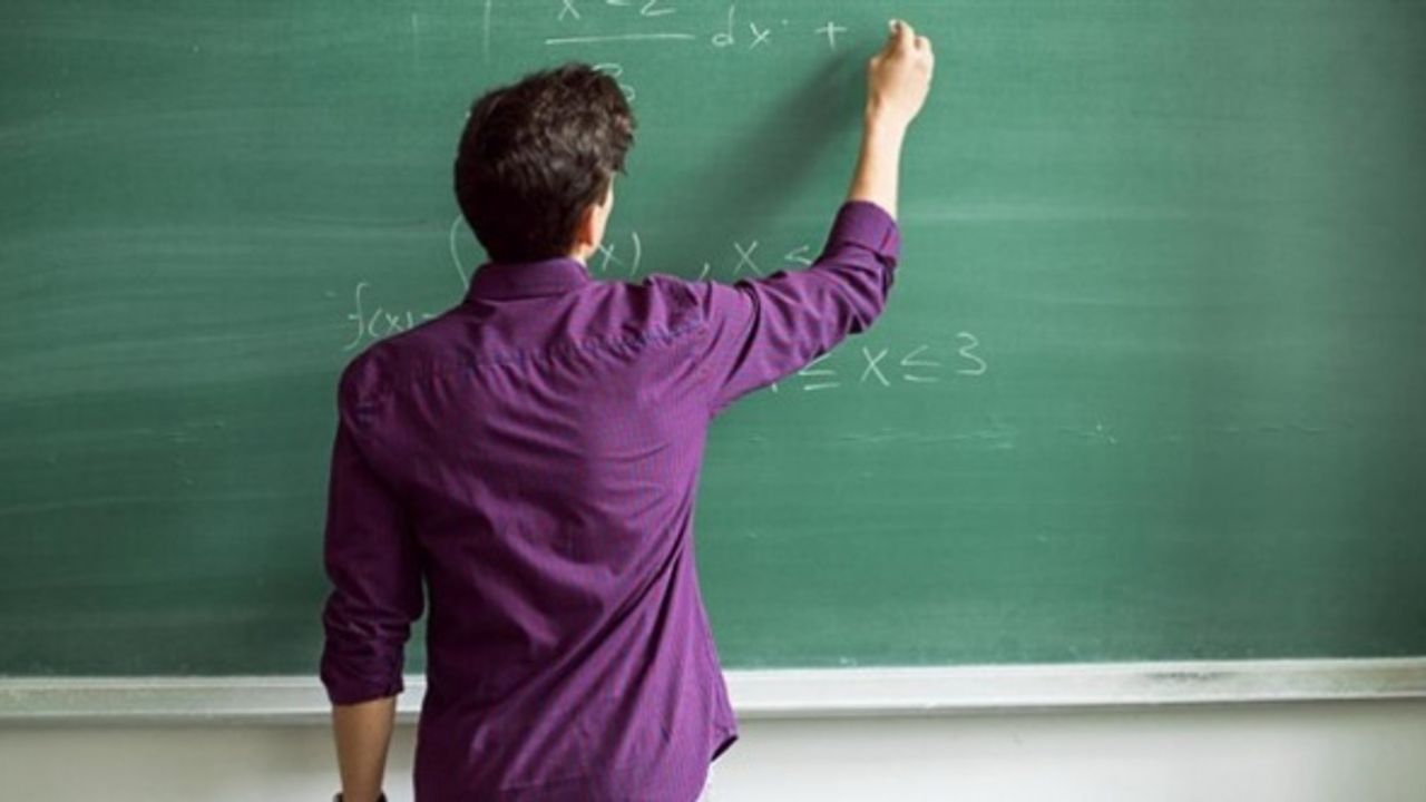 Öğrencilerine verdiği ödev dolayısıyla görevden alındı!