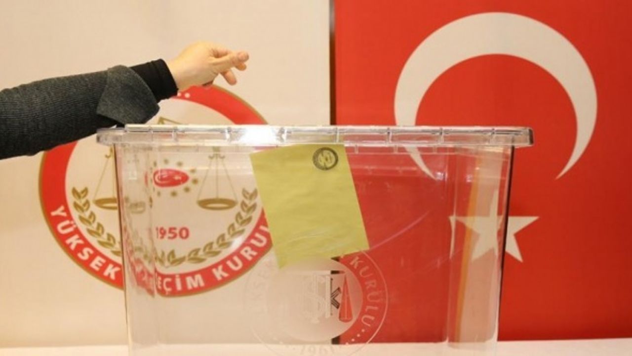 Yerel seçim öncesi anketlerden siyasete uyarı