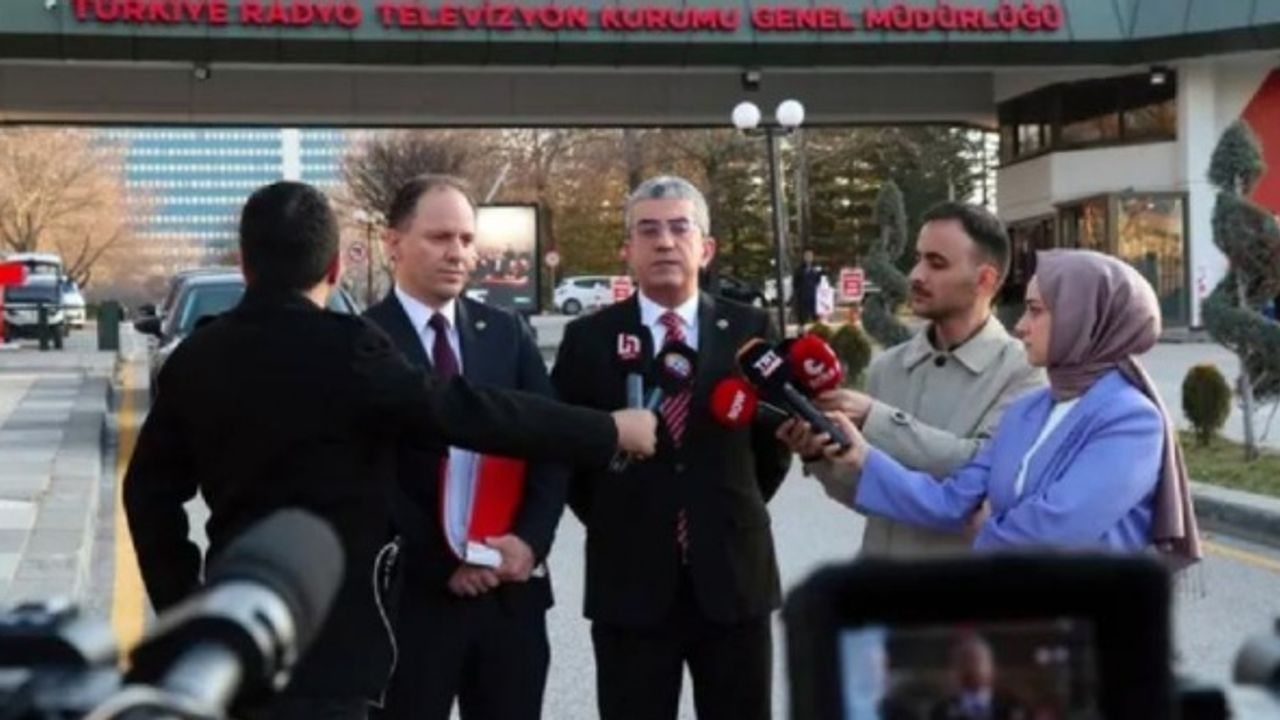 CHP heyeti TRT'ye gitti: 'Yanlı yayınlara daha fazla tahammül etmeyeceğiz'