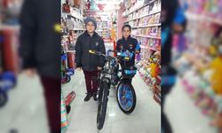 Bisiklet paralarını AFAD’a bağışlayan kardeşlere “bisiklet” sürprizi