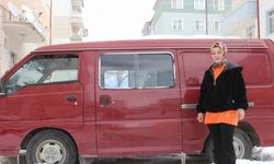 Depremzedeler için minibüsünü satılığa çıkardı