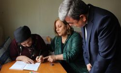 13 ameliyat geçirdi, hasta yatağında okuma-yazma öğreniyor