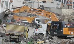 Samandağ enkaz kaldırma ve yıkım çalışmaları 9 mahallede devam ediyor