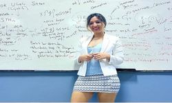 Mini Etekli KPSS Öğretmeni Fidan ATALAY'dan Yeni Pozlar