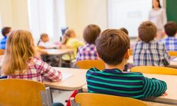Veliler Ücretli Öğretmen İstemiyor! "Kadrolu Öğretmen Gelene Kadar Çocuklarımızı Okula Göndermeyeceğiz"