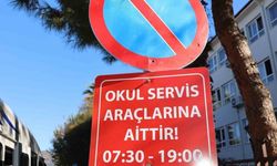 Okul servislerinin yerine park eden özel araçlar, servis şoförlerini zora sokuyor