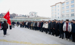 Milli Eğitim Bakanı Yusuf Tekin Şehitlerimiz İçin Saygı Duruşunda!