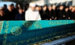 Genç öğretmen kalbine yenik düştü