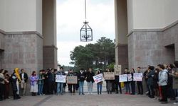 Koç Üniversitesi öğrencilerinden eylem: 'Üniversitemizi bir ticarethane olarak görüyorlar'