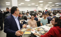 Kayseri Valisi Gökmen Çiçek 80 İlin Valisine Örnek Olmalıdır;Öğrencilerle iftar ve samimiyet…
