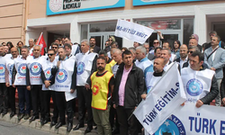 Eğitim sendikaları eğitimciye şiddeti protesto etti