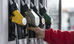 Benzin ve motorine bu gece yapılacak zam ertelendi
