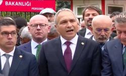 CHP'li Vekiller'den MEB Önünde Eylem!