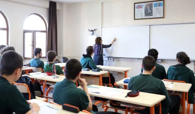 Okullar Tatil Oluyor Mu ?