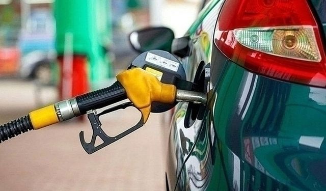Akaryakıt Fiyatları Yükseliyor: Motorin 50 TL'yi Aştı