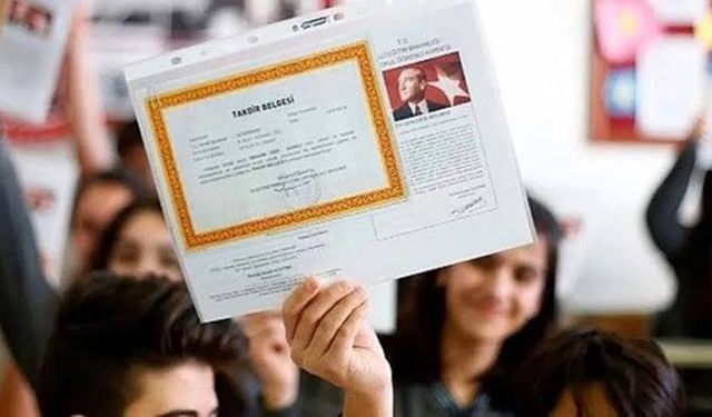 Karne Günü Heyecanı: Yarın Karneler Kaçta Dağıtılacak?