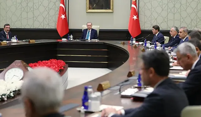 Kabine 'de 600 Bin Kamu İşçisinin Zammı Gündemde